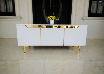 Meja TV Credenza Pamela