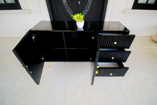 Meja TV Credenza Jovita